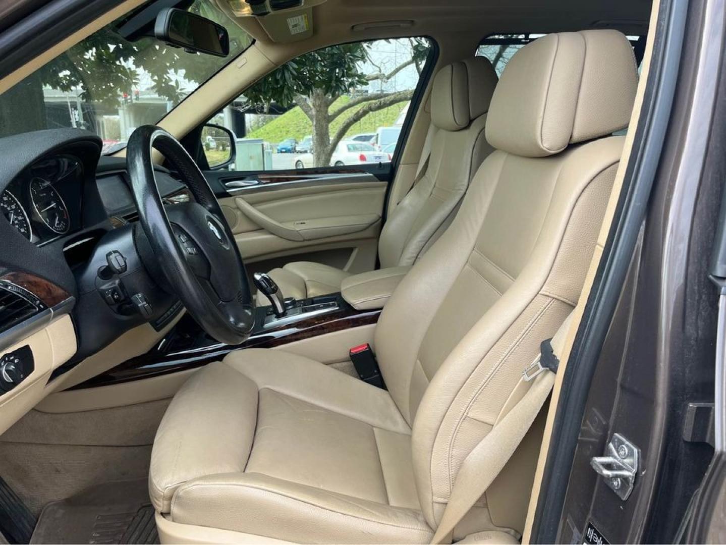 2012 Brown /Tan BMW X5 xDrive 35D (5UXZW0C59CL) with an 3.0 M57 i6 engine, 6 Speed Auto transmission, located at 5700 Curlew Drive, Norfolk, VA, 23502, (757) 455-6330, 36.841885, -76.209412 - Photo#7